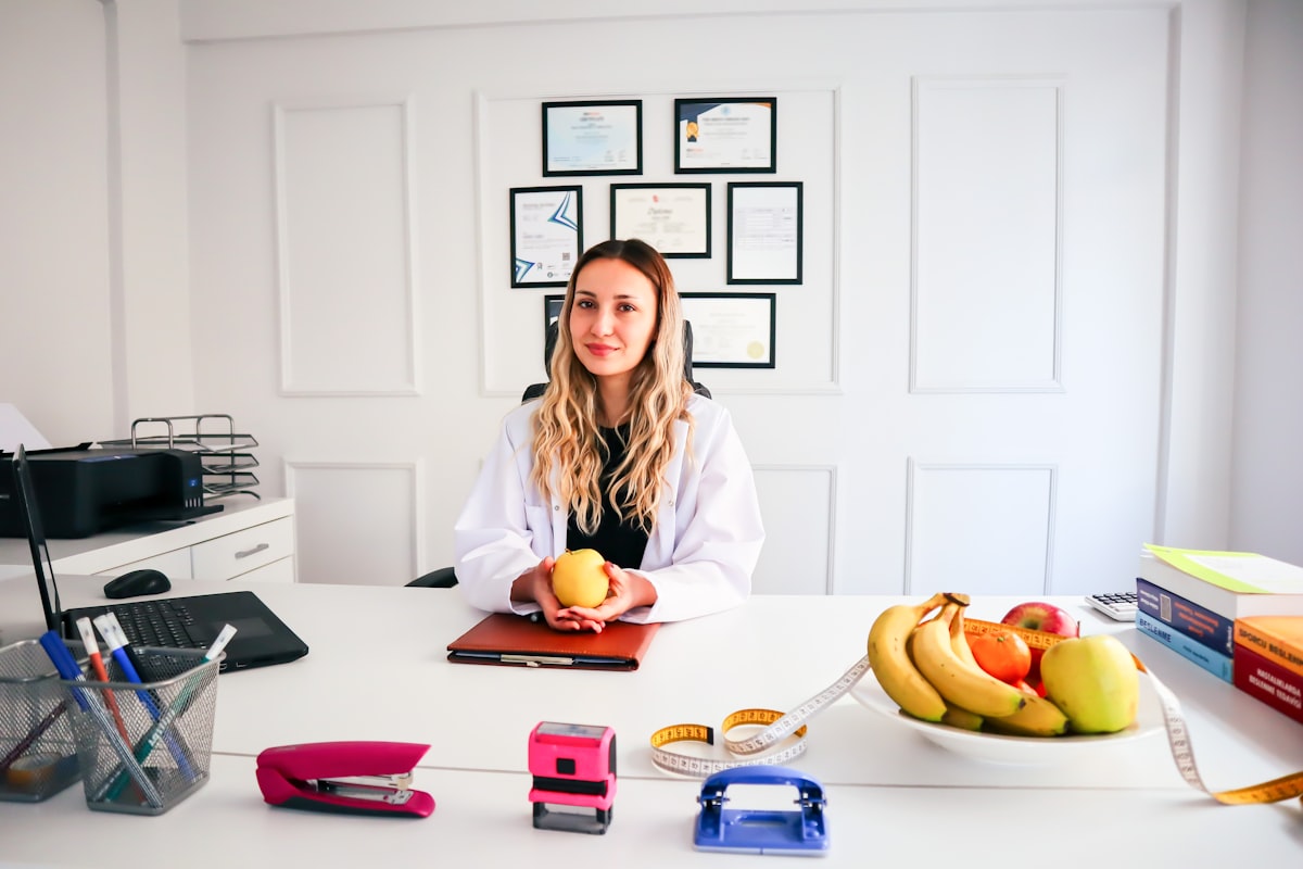Nutritionist consulting with client